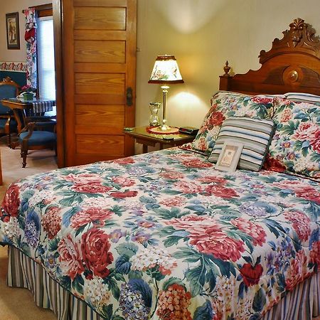 Arbor Hill Inn La Porte ภายนอก รูปภาพ