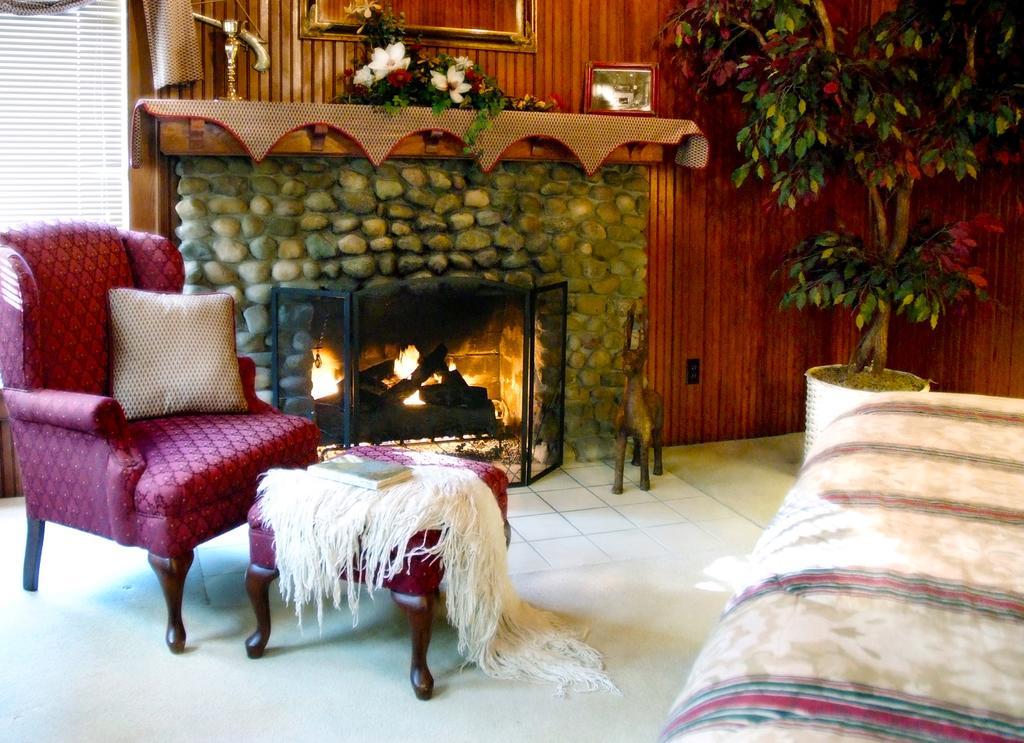 Arbor Hill Inn La Porte ภายนอก รูปภาพ