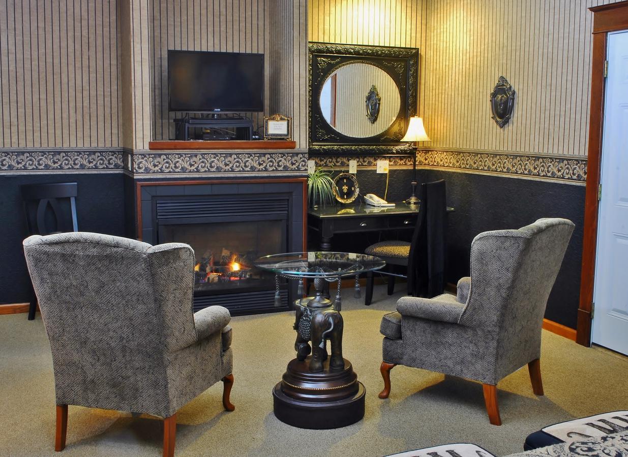Arbor Hill Inn La Porte ภายนอก รูปภาพ