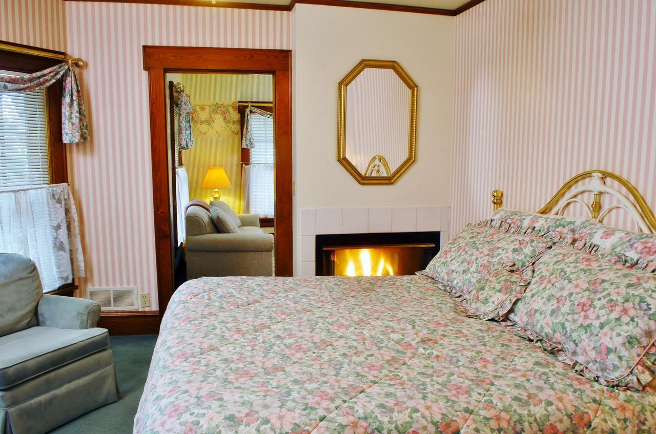 Arbor Hill Inn La Porte ภายนอก รูปภาพ