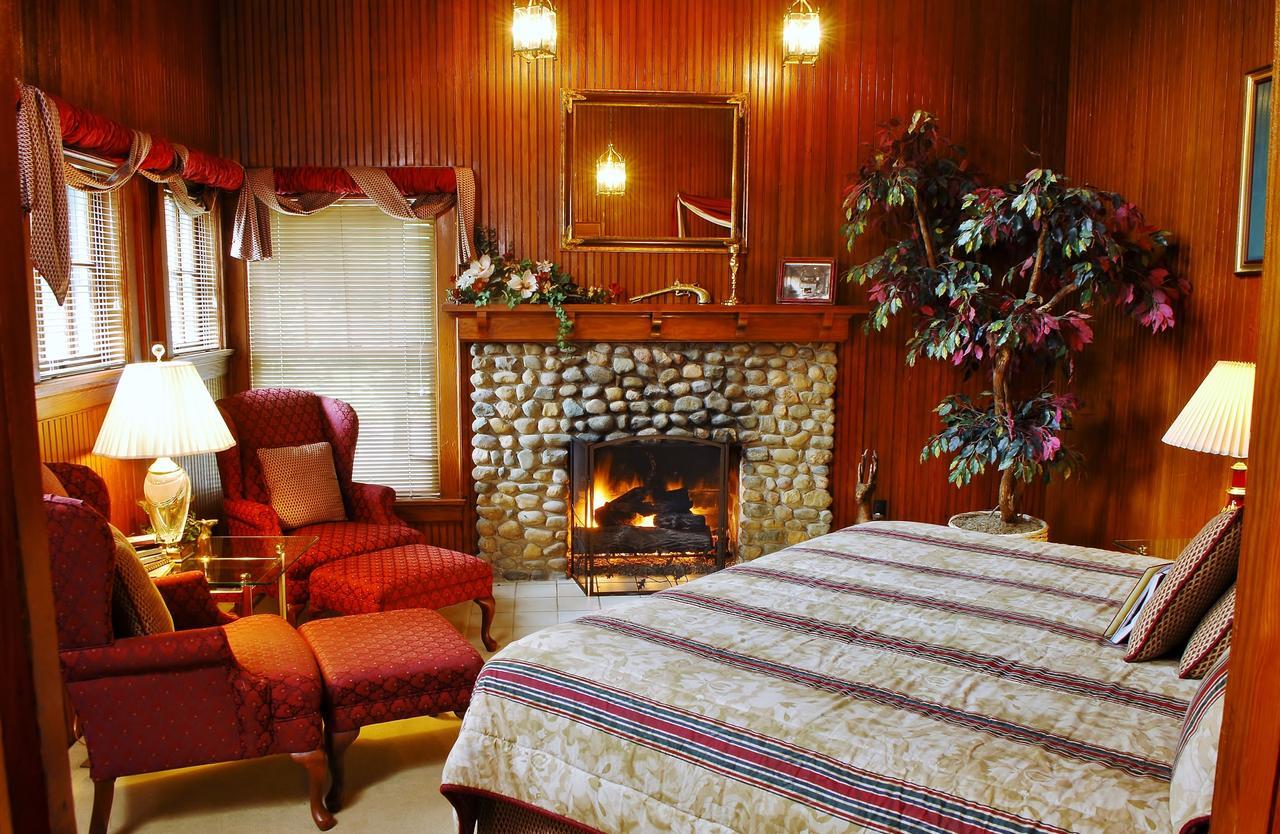 Arbor Hill Inn La Porte ภายนอก รูปภาพ