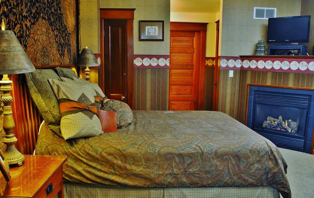 Arbor Hill Inn La Porte ภายนอก รูปภาพ