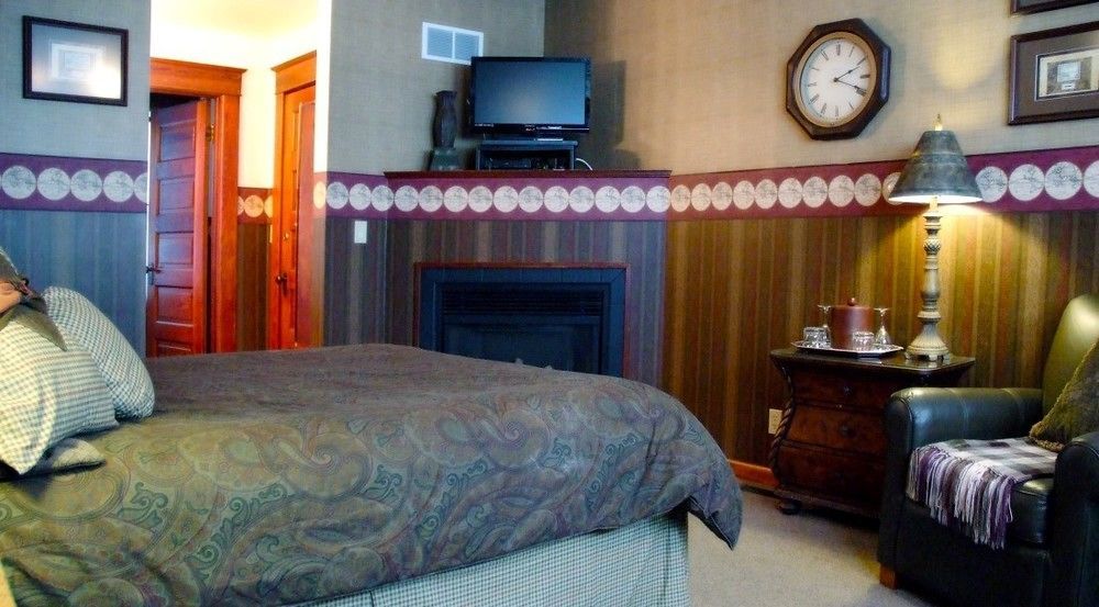 Arbor Hill Inn La Porte ภายนอก รูปภาพ