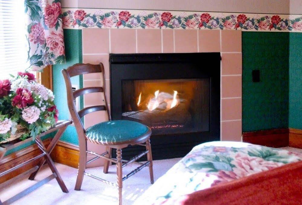 Arbor Hill Inn La Porte ภายนอก รูปภาพ