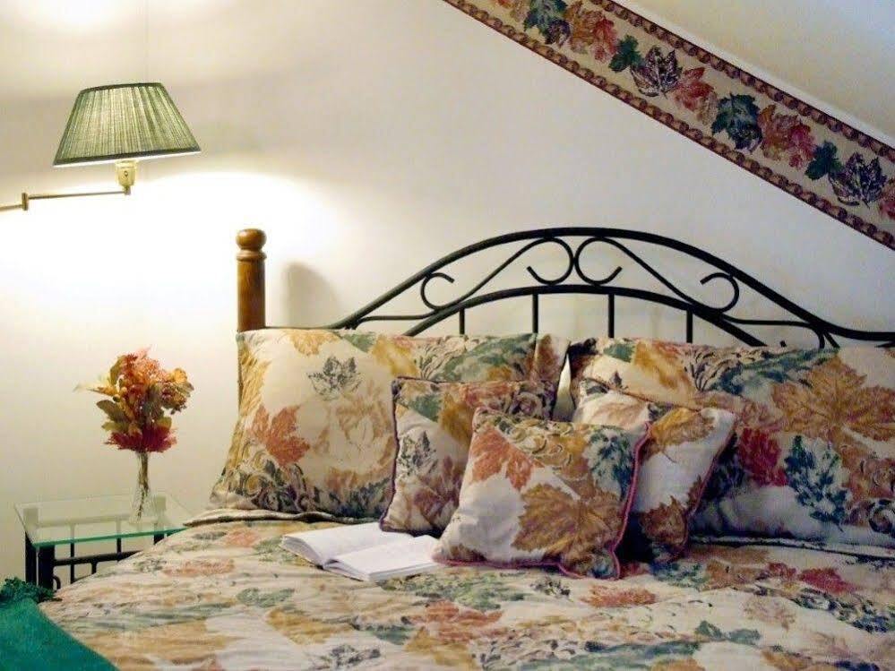 Arbor Hill Inn La Porte ภายนอก รูปภาพ
