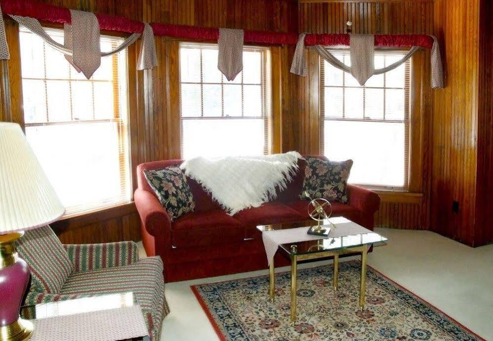 Arbor Hill Inn La Porte ภายนอก รูปภาพ