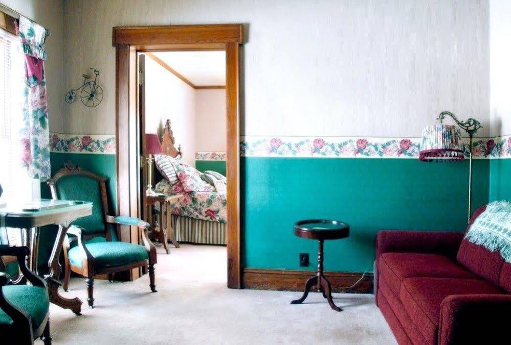 Arbor Hill Inn La Porte ภายนอก รูปภาพ